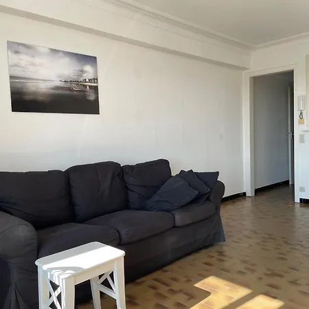 Spacious 3 Bedroom With Seaview In 克诺克－海斯特