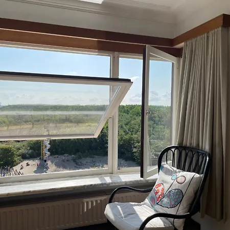 Spacious 3 Bedroom With Seaview In Lägenhet