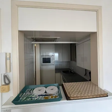 Spacious 3 Bedroom With Seaview In Lägenhet Knokke-Heist