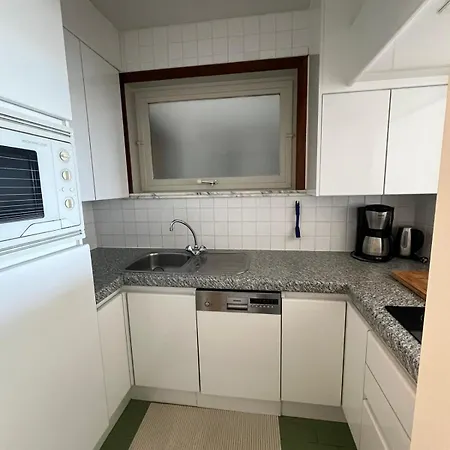 Spacious 3 Bedroom With Seaview In Apartament *