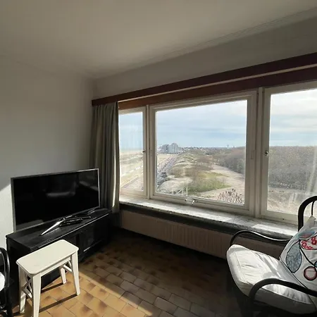 Spacious 3 Bedroom With Seaview In Lägenhet Knokke-Heist